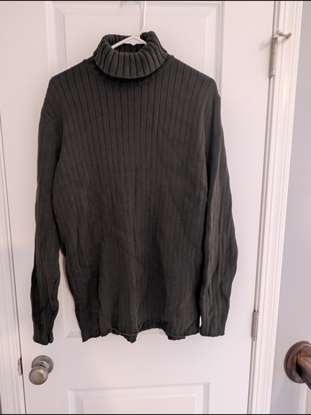 Old Navy Men's Dark Gray Ribbed Turtleneck Sweater